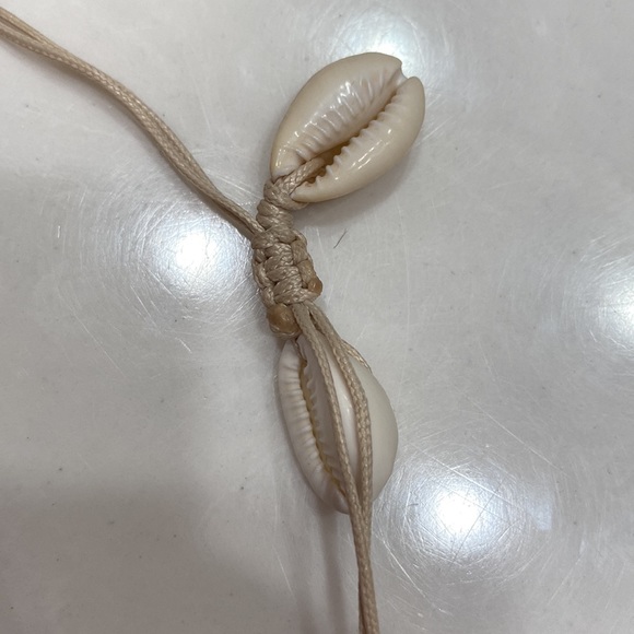 LOT of boho cowrie shell jewelry - Picture 8 of 9